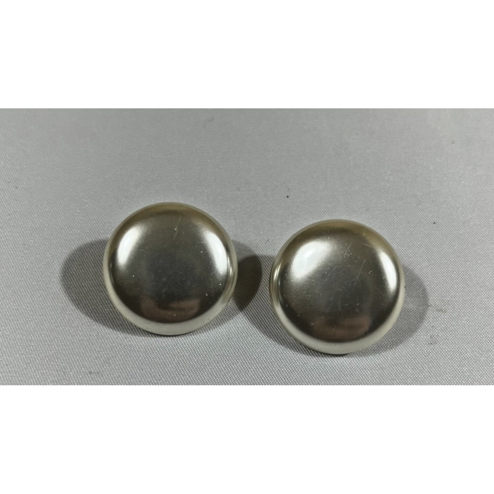 Vintage Japan Clip On Earrings Womens Large Pearlized White Round Mod Minimalist